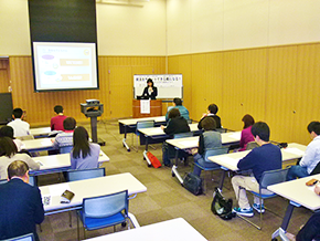 「ブラック企業を見分けるコツと対処法」講座風景